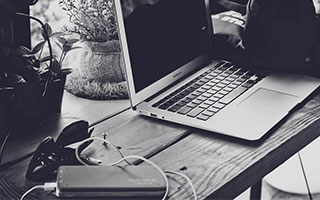 B体育官网：重新定义观赛与互动的未来之门